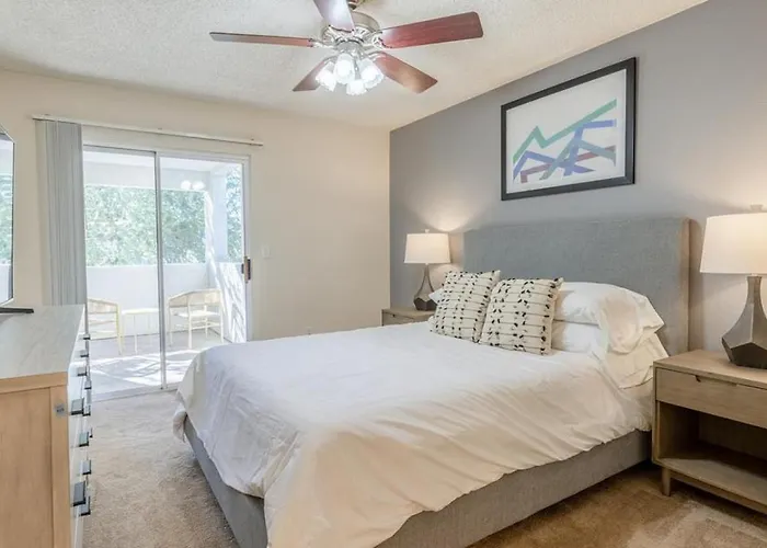 Apartment Landing Modern With Amazing Amenities