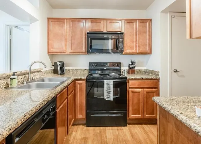 Apartment Landing Modern With Amazing Amenities *