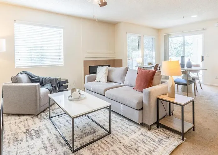 Landing Modern With Amazing Amenities Apartment